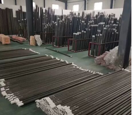 Element grzejny SiC o maksymalnej temperaturze pracy 1500°C, odporny na korozję i o wysokiej sprawności cieplnej do pieców przemysłowych