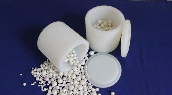Obojętność chemiczna Przemysłowe części ceramiczne Młynki laboratoryjne Ceramiczny zestaw szlifierski