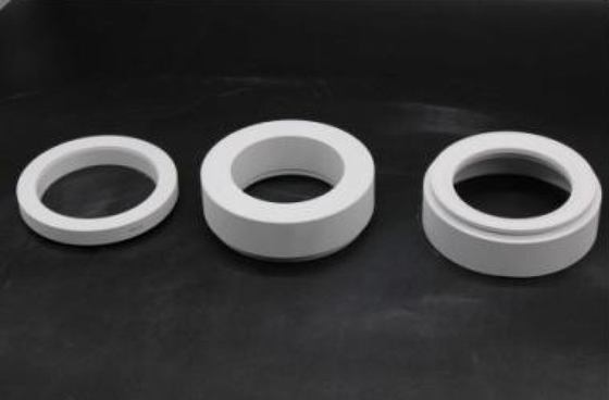 Atomizacja gazowa Dysze ceramiczne z azotku boru Amorficzne taśmy natryskowe z miękkiego stopu magnetycznego