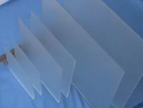 przezroczysty aluminiowy ceramik