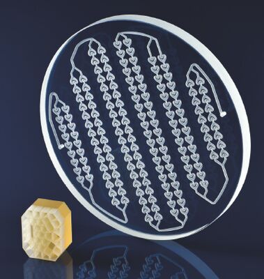 Przezroczysta, krucha ceramika o wysokiej kruchości i niskiej rozszerzalności cieplnej do zastosowań w półprzewodnikach