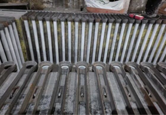 Element grzejny SiC o maksymalnej temperaturze pracy 1500°C, odporny na korozję i o wysokiej sprawności cieplnej do pieców przemysłowych