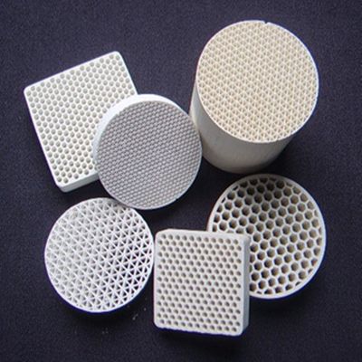 Białe nośniki katalizatorów ceramicznych o strukturze plastra miodu 51% SiO2 do oczyszczania benzyny