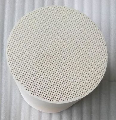 Białe nośniki katalizatorów ceramicznych o strukturze plastra miodu 51% SiO2 do oczyszczania benzyny