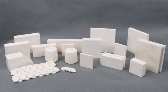 Przemysłowe wykładziny ceramiczne 3,9 g / cm3